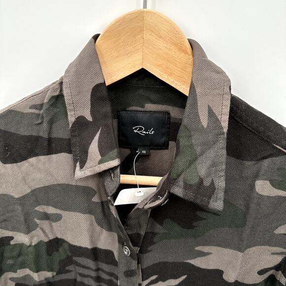 RAILS NWT Evereve Jordin Camo Button Down Shirt // XS - Picture 6 of 12